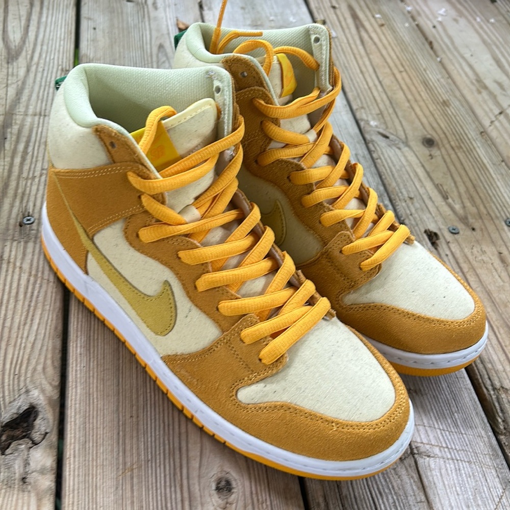 Nike SB Dunk High
Pineapple